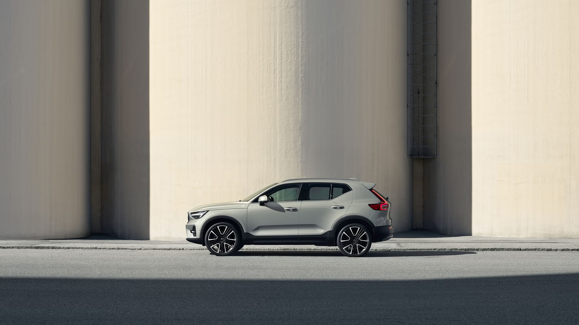 Volvo XC40 Ultra - Ảnh 2